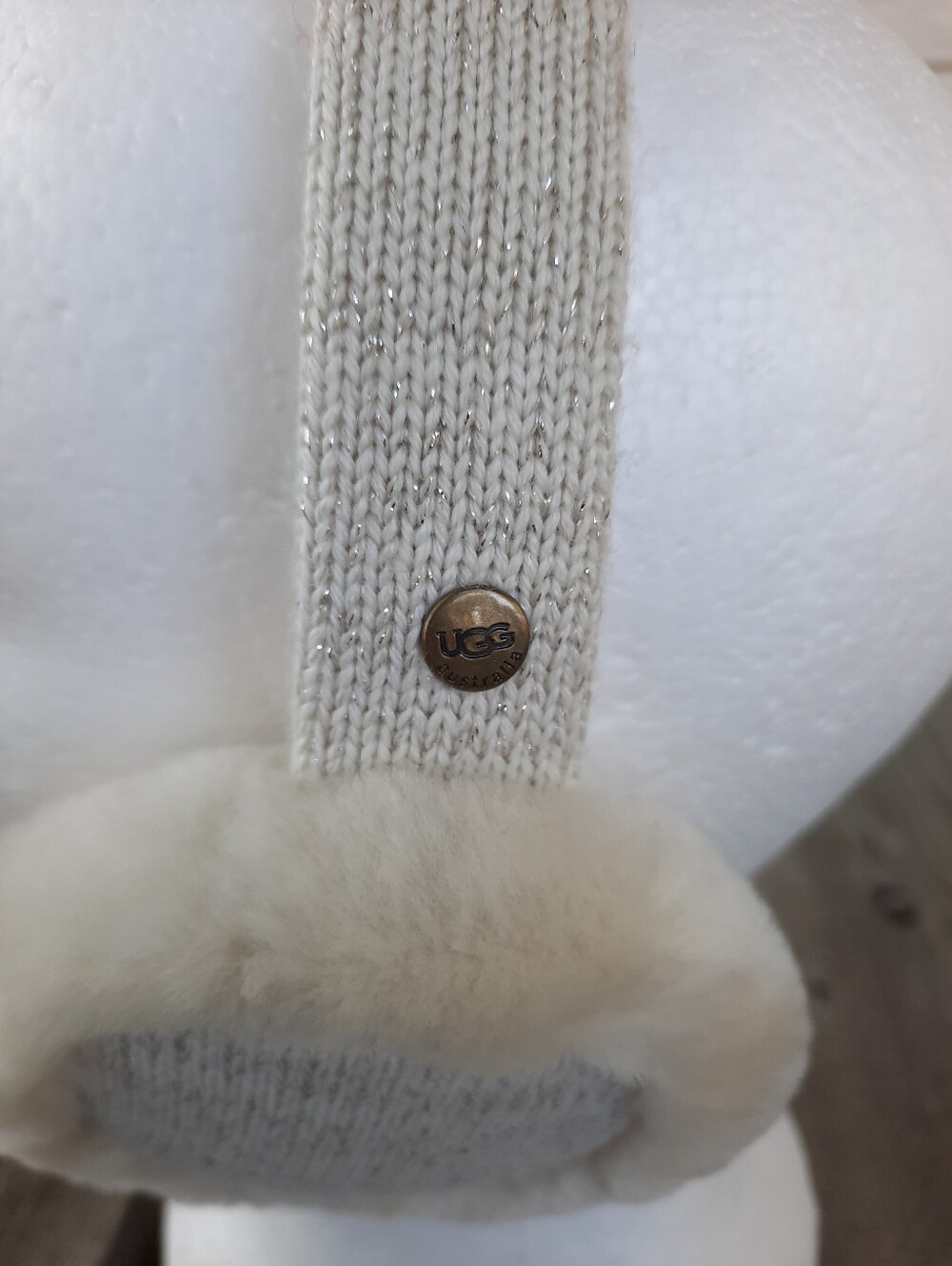 Ugg Classic Wired Earmuffs Over-Ear Headphones Chestnut Sheepskin W/ Box NO WIRE - Picture 9 of 15